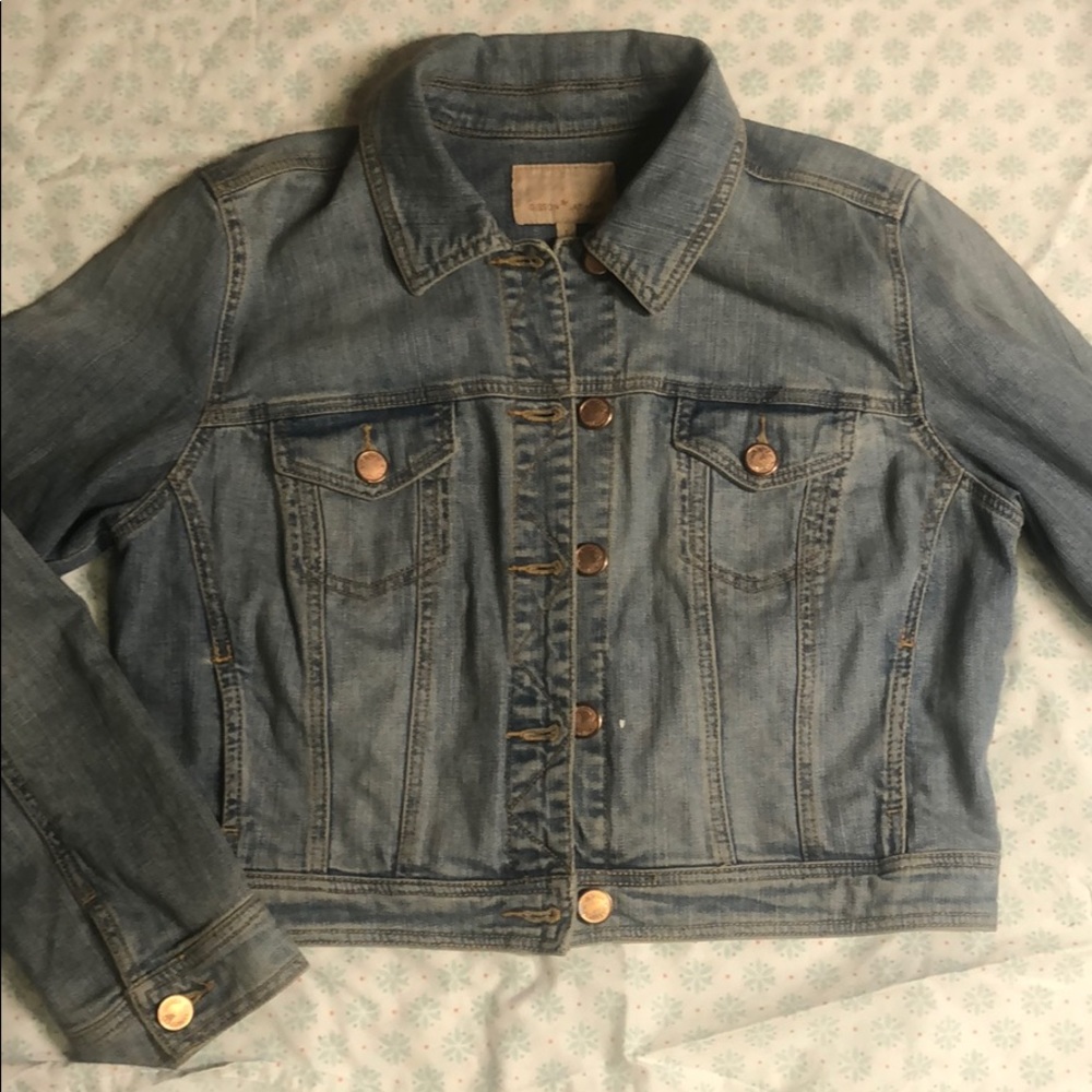 Light Wash Cropped Jean Jacket